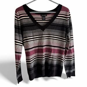 New York & Company Multicolor Striped V-Neck Sweater size M